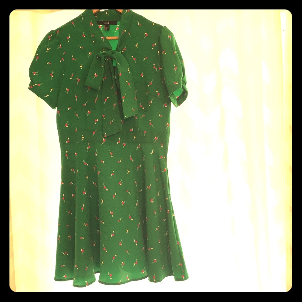 Green and Fuchsia Retro Dress